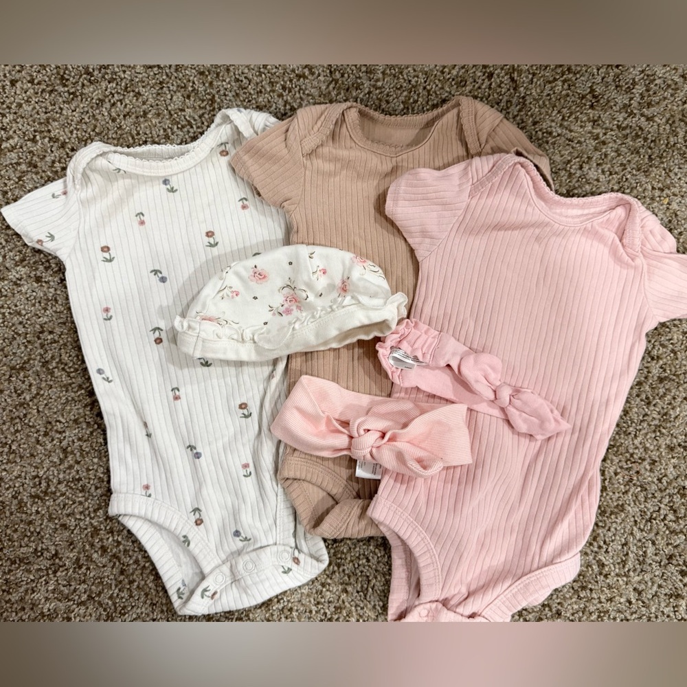 Carters set of onesies and hats